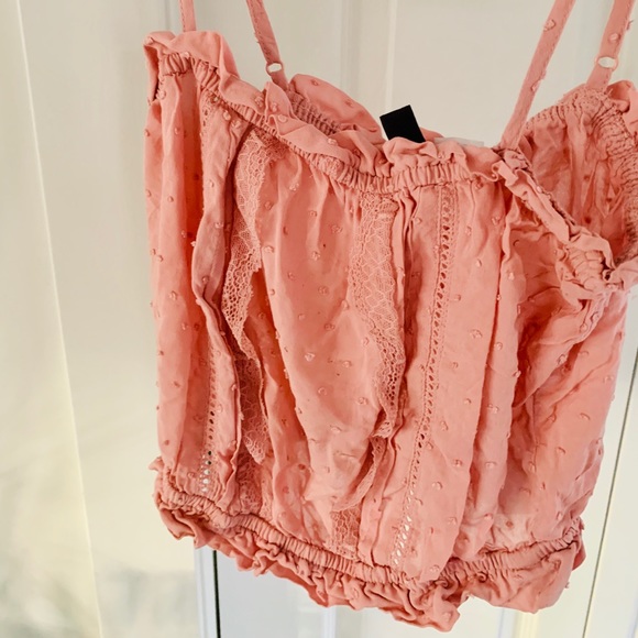 RUFFLED PINK CROPTOP - Picture 3 of 4